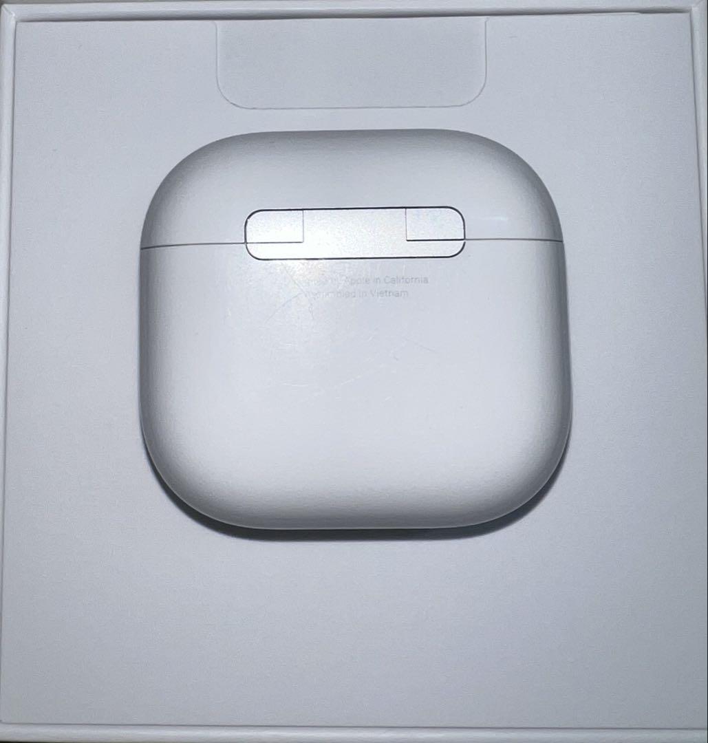 正規品]AirPods 第4世代 充電ケースのみ ノイズキャンセリングなし