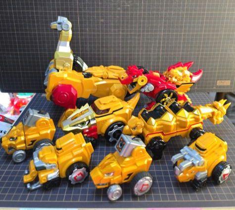 韓国玩具 恐竜合体ロボ ダイノコア アルティメットDバスター