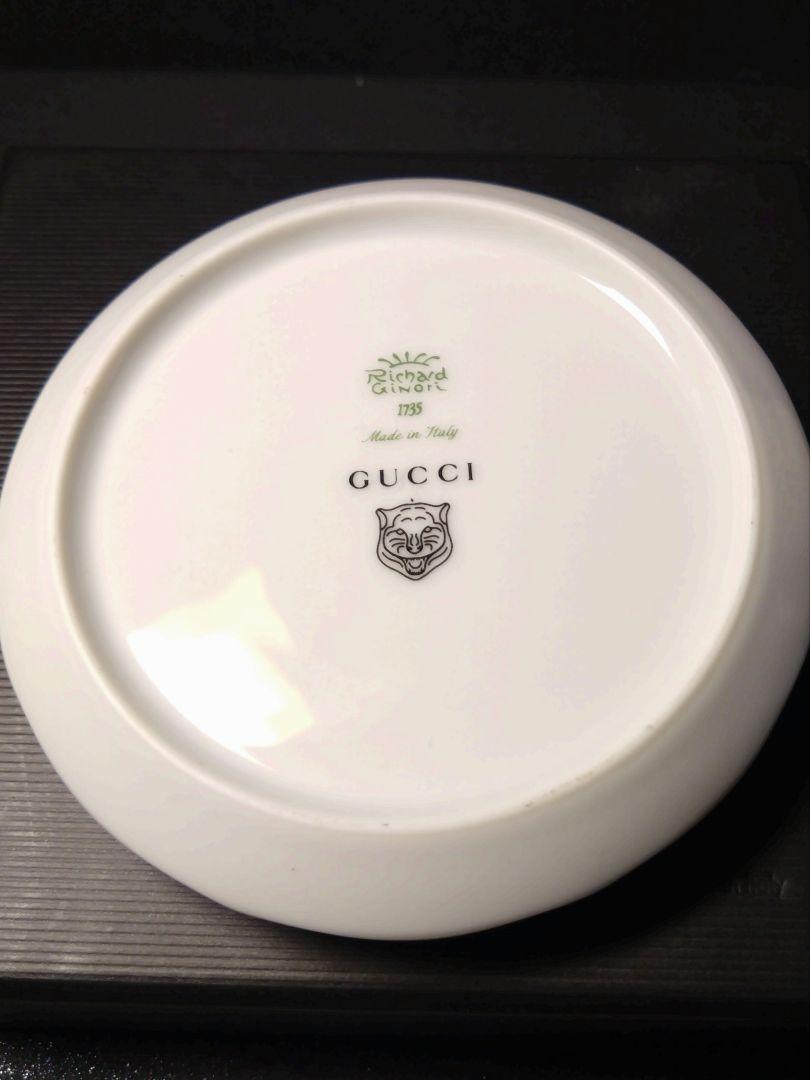 GUCCI グッチ 白 黒 ホワイト ブラック ビー ハーバリウムビー