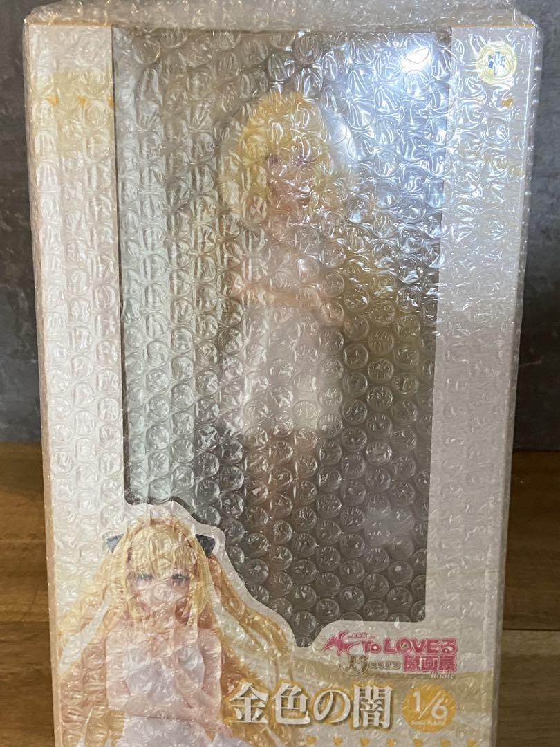 フィギュア 金色の闇