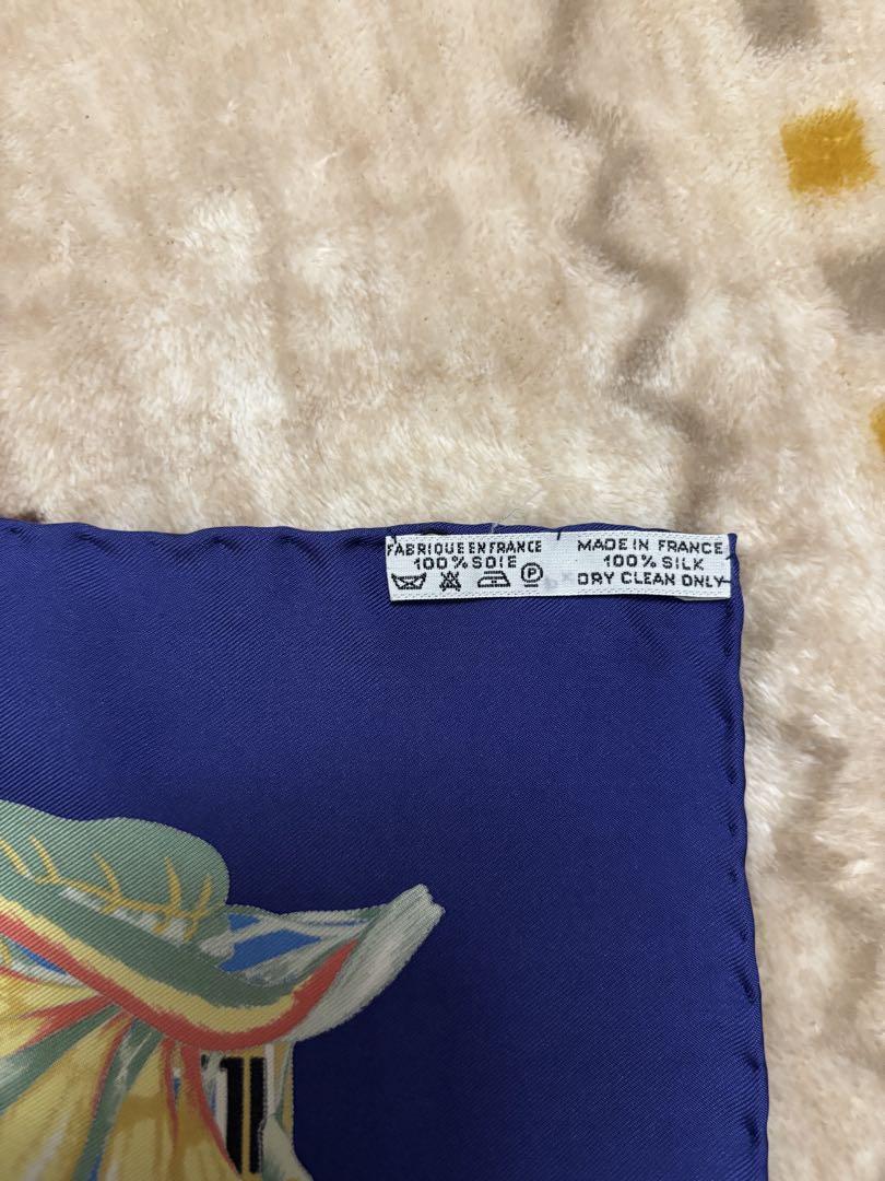 HERMES シルクスカーフ 花と鳥のプリント