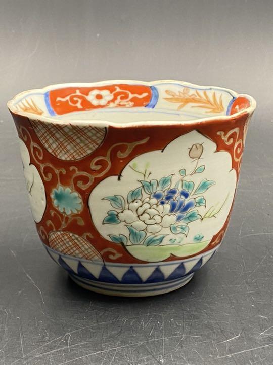 古伊万里　蕎麦猪口　色絵　窓絵に草花　見込にかわいい花達
