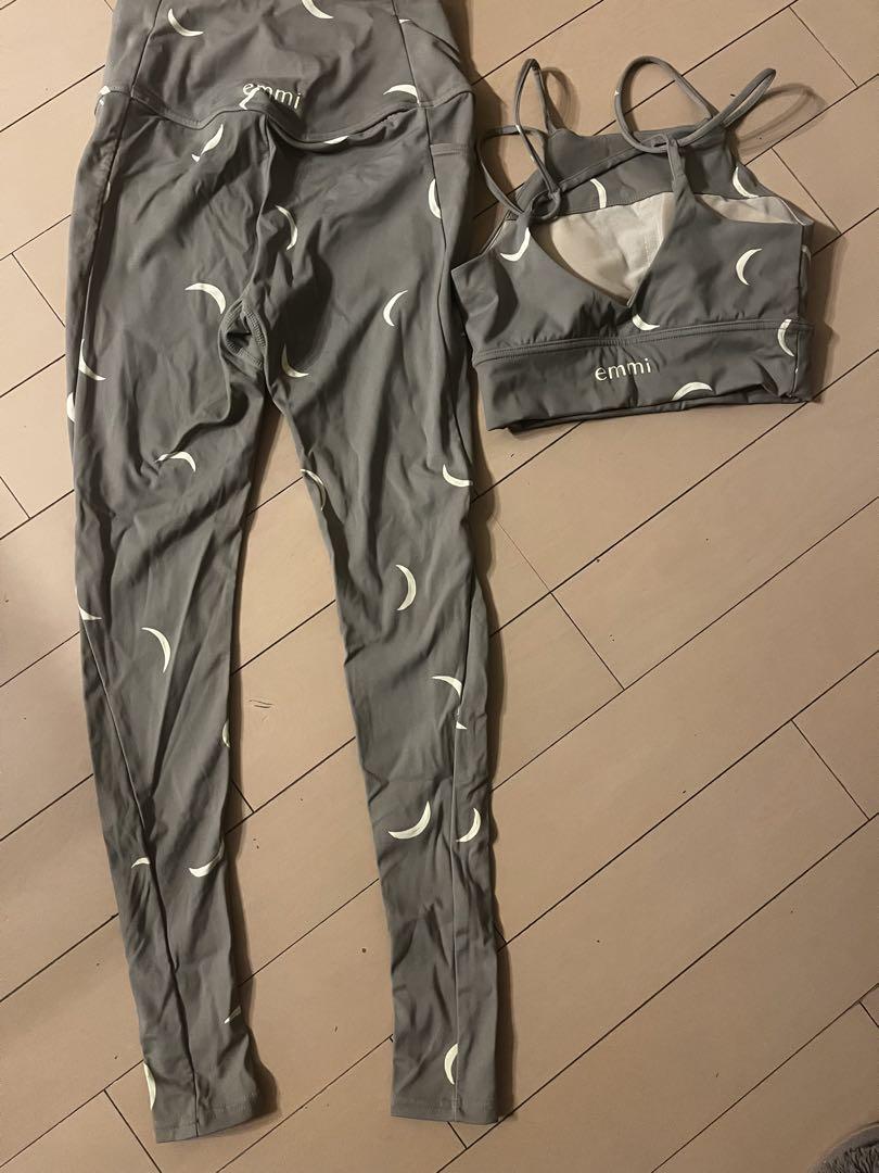 emmi yogaムーン柄　セットアップ