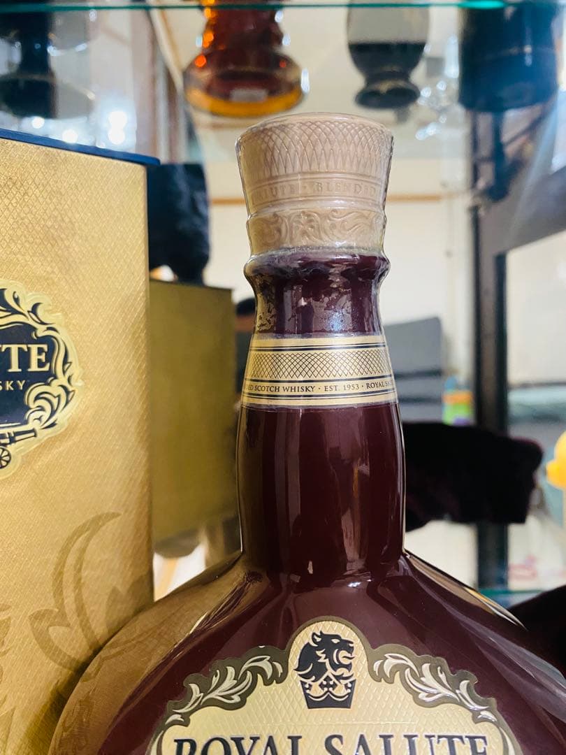 ROYAL SALUTE 21年 ウイスキー 1L ボックス付き ROYAL SALUTE 21年 ウイスキー 1L ボックス付き