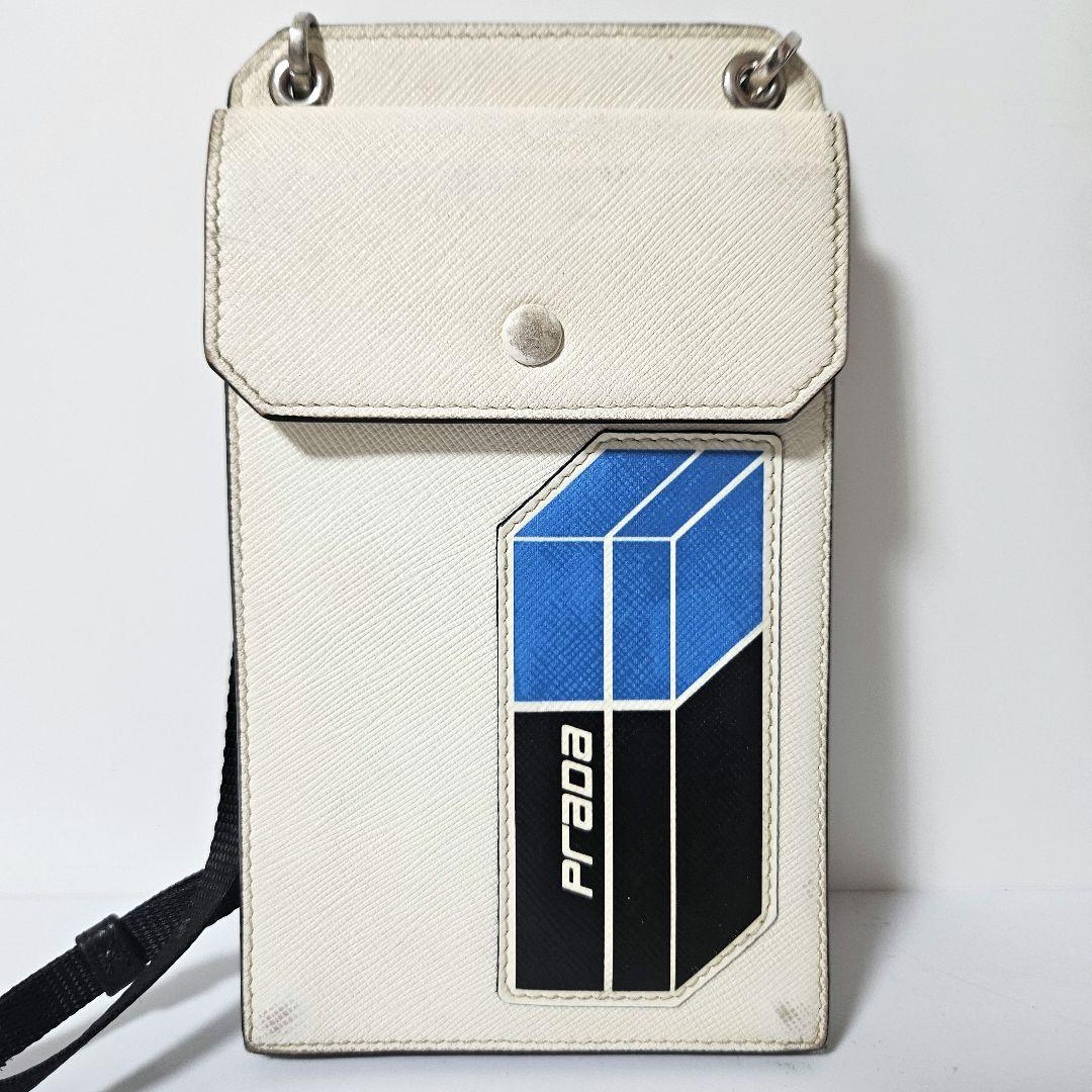 PRADA　 プラダ　ショルダーバッグ　スマホケース　サフィアーノ　レザー 21,462円