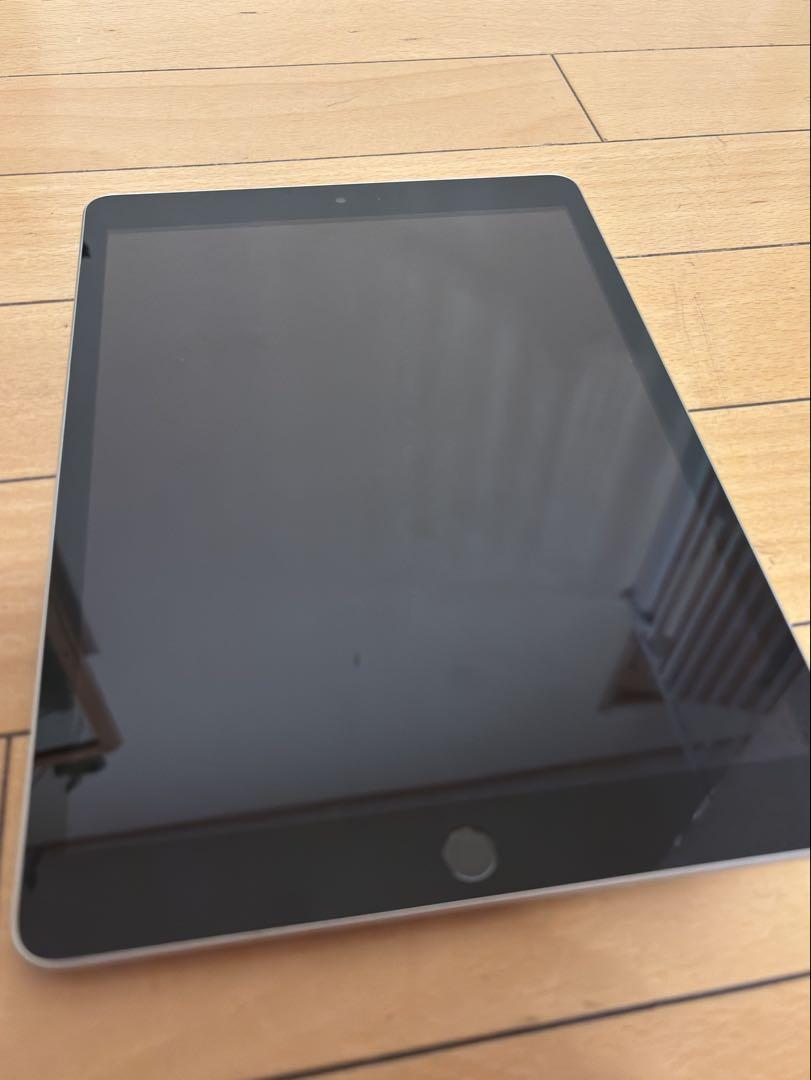 iPad 第九世代　64GB Wi-Fi + CellularモデルiPad本体