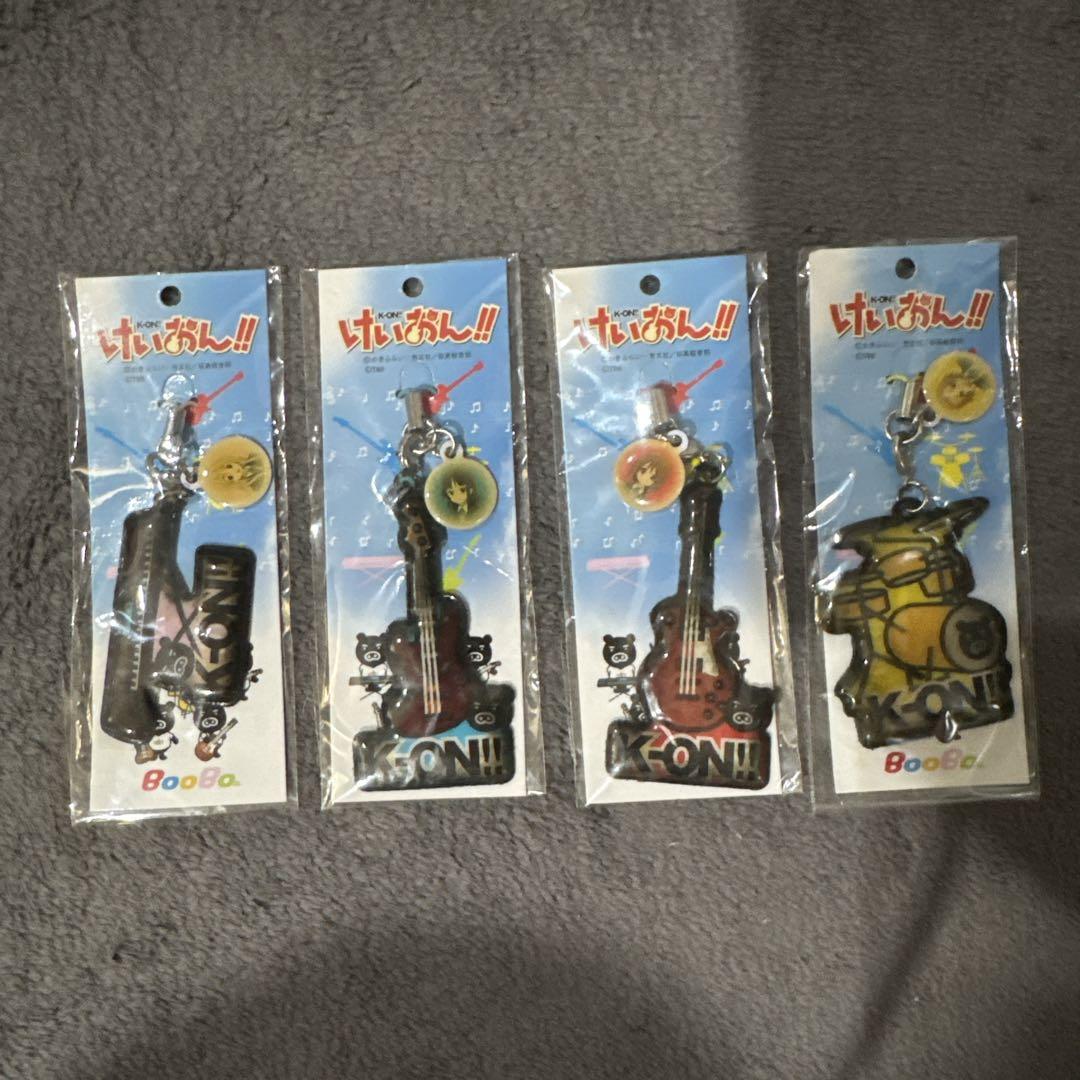 【即購入OK】訳アリ新品未開封 けいおん‼︎ 携帯クリーナーストラップ 4種セット