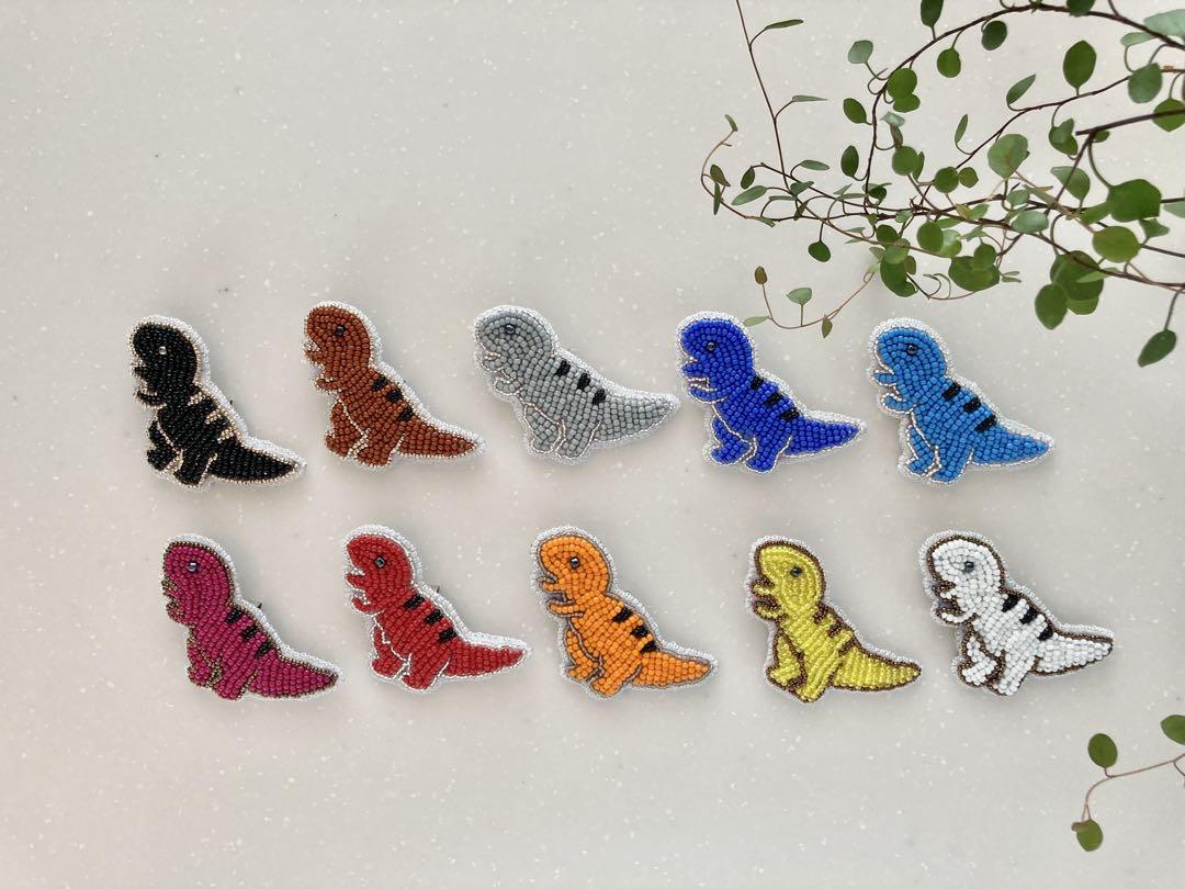 《アッキー様用》ハンドメイドビーズ刺繍ブローチ10個