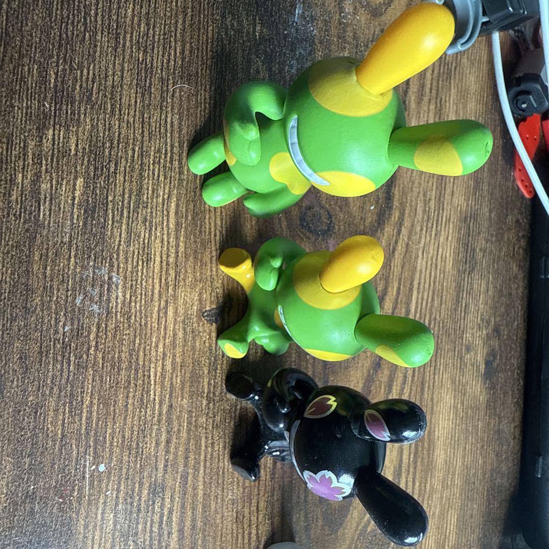 ブラックピンクとリトルグリーンメン