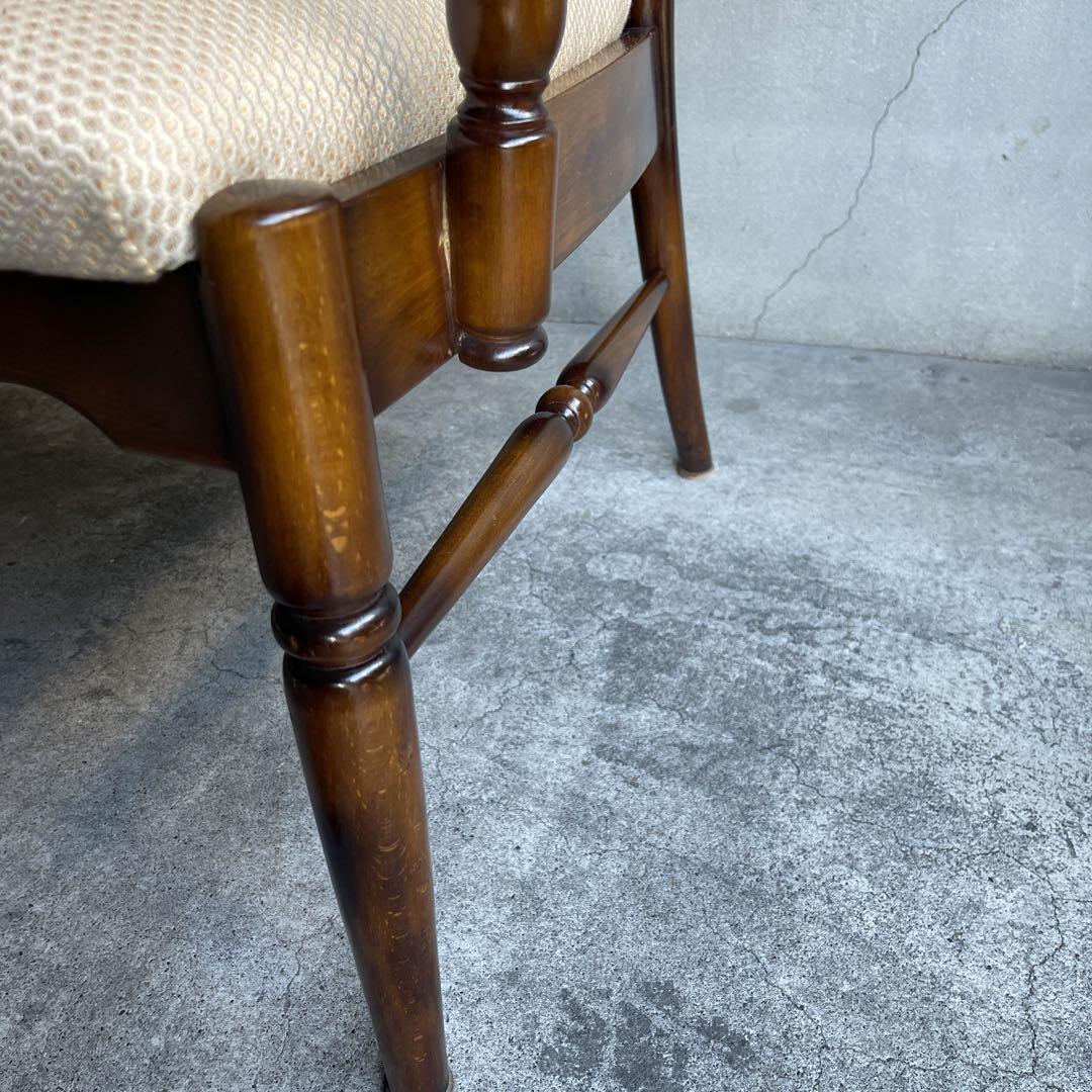 美品 宮殿風セミハイバック 肘付きダイニングチェア karimoku