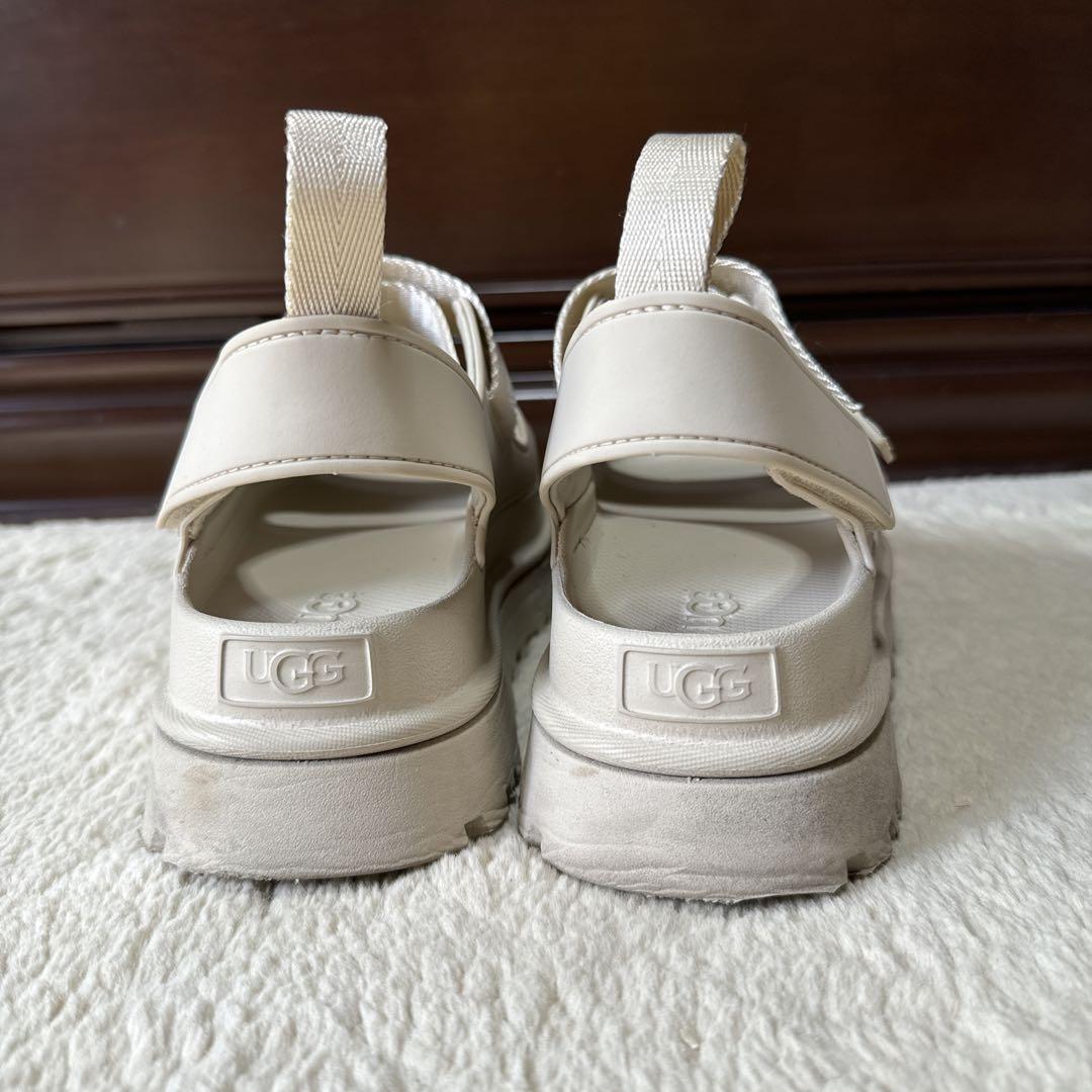 UGG アグ サンダル ゴールデングロウ 厚底 ベージュ 26cm - メルカリ