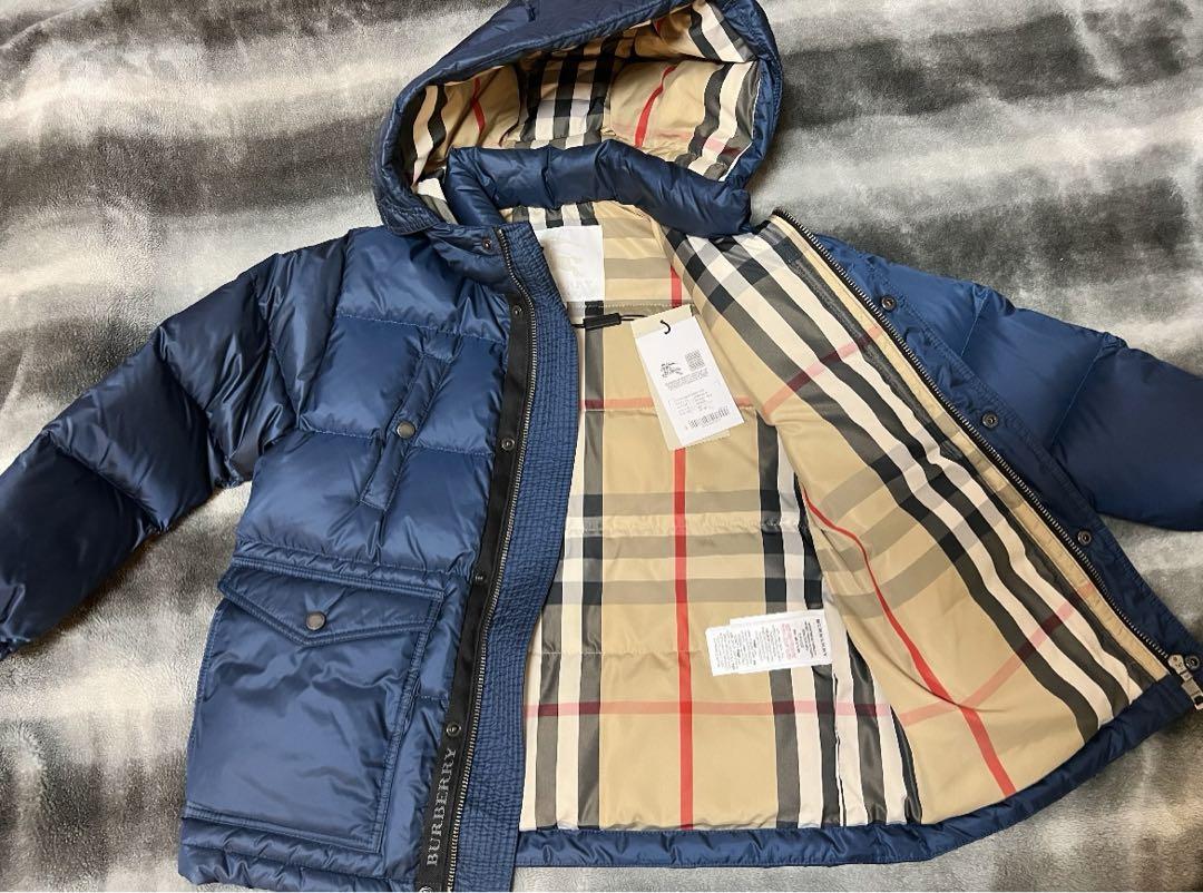 新品未使用 BURBERRY バーバリー ダウンジャケット 6Y 116cm