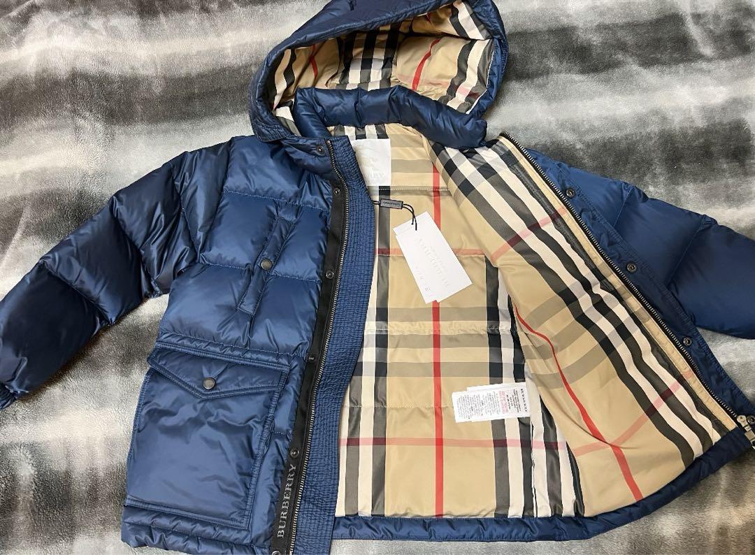 新品未使用 BURBERRY バーバリー ダウンジャケット 6Y 116cm