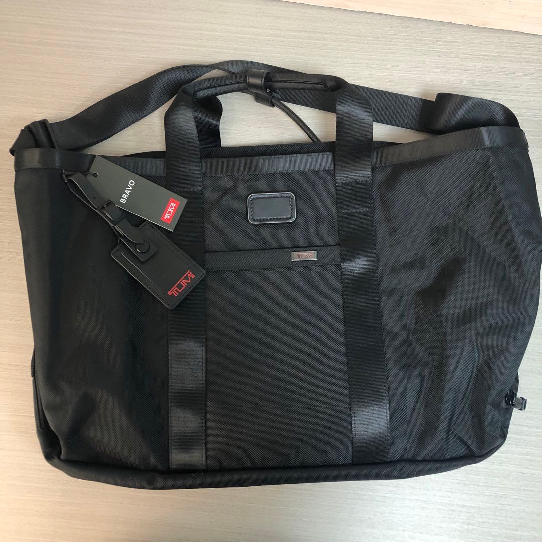 TUMI Carryall Tote トートバッグ 多機能性　ブラック Carryall Tote cm 【MYK2105892310】(12480円)