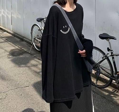 メルカリ 長袖 スマイルtシャツ黒 ブラック ペアルック シンプル Tシャツ カットソー 七分 長袖 1 099 中古や未使用のフリマ メルカリ 長袖 スマイルtシャツ黒 ブラック ペアルック シンプル Tシャツ カットソー 七分 長袖 1 099 中古や未使用のフリマ