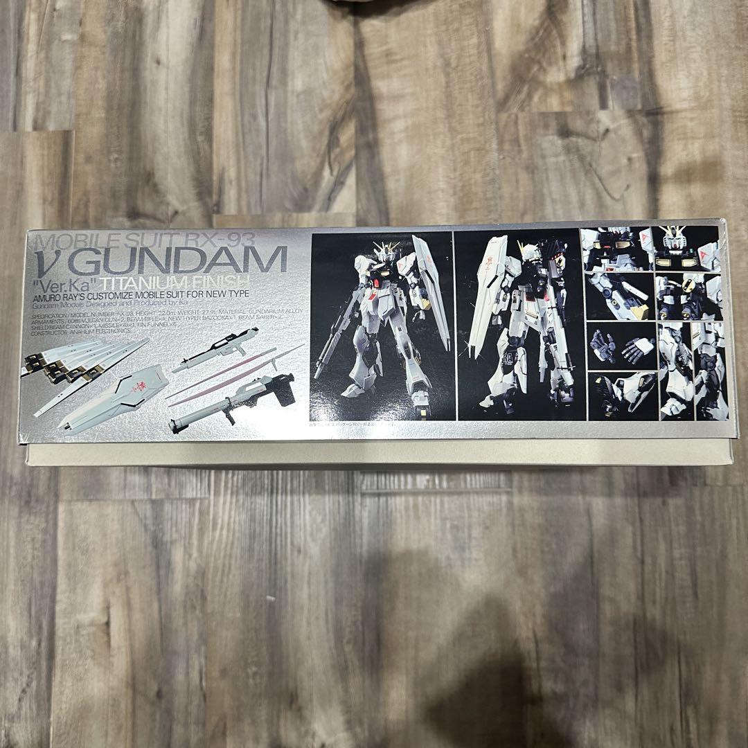 美品 1/100 MG ニューガンダム Ver.Ka チタニウムフィニッシュ MG 1/100 RX-93 νガンダム 〔Ver.Ka〕 チタニウムフィニッシュ