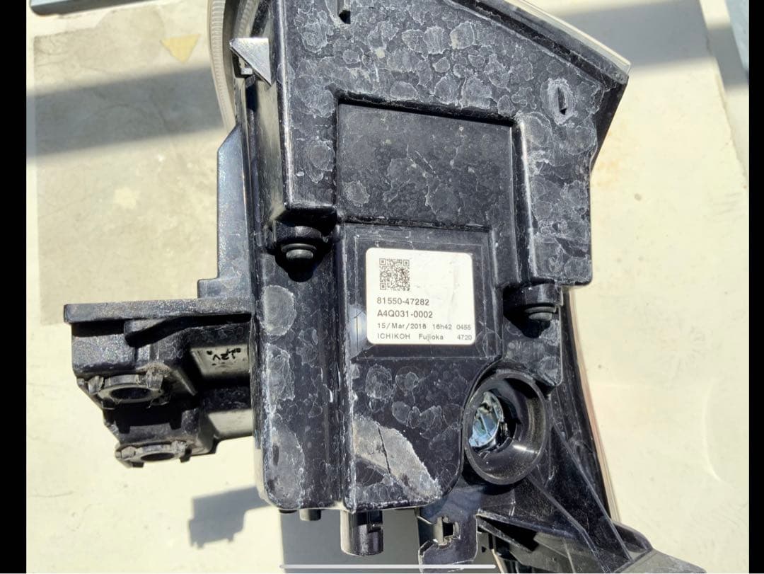 在庫あり 即納 50プリウス テールランプユニット 上部のみ - casadella