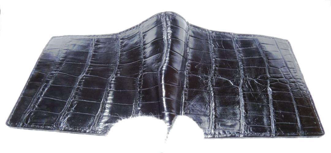 クロコ　腹皮　無双　二つ折り財布　黒　定期小銭　桐箱529 クロコ 腹皮 無双 二つ折り財布 黒 定期小銭 桐箱529