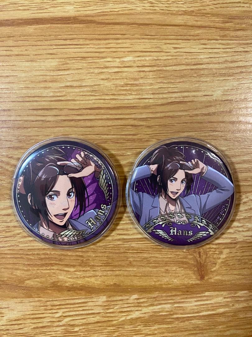 進撃の巨人　東京駅缶バッジ　ハンジ