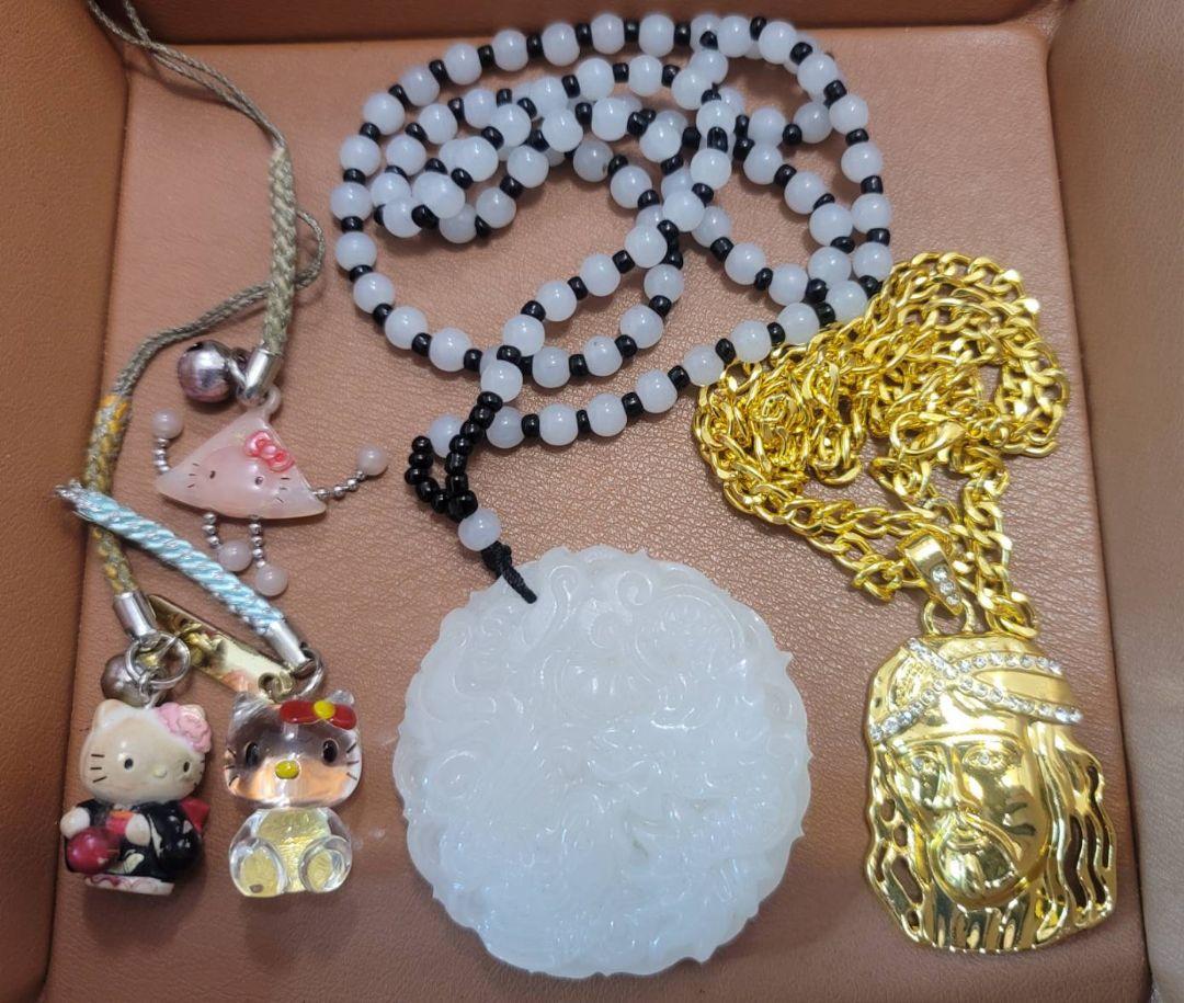 b*t様 生前整理 アクセサリー 指輪 ネックレス 断捨離 まとめ売り アクセサ 生前整理 アクセサリー 指輪 ネックレス 根付 クリスタル まとめ