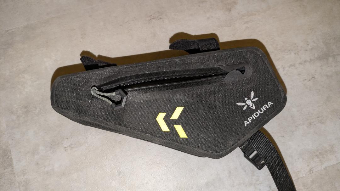 アクセサリー APIDURA BACKCOUNTRY FRAME PACK 1L