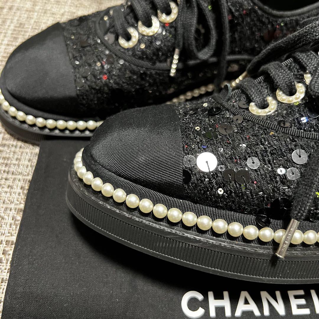 CHANEL パール装飾 ブラックスニーカー