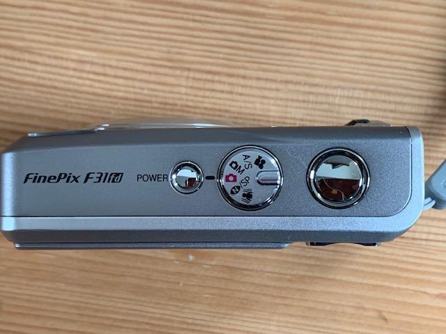 富士フイルム デジタルカメラ FUJIFILM finepix f31fd