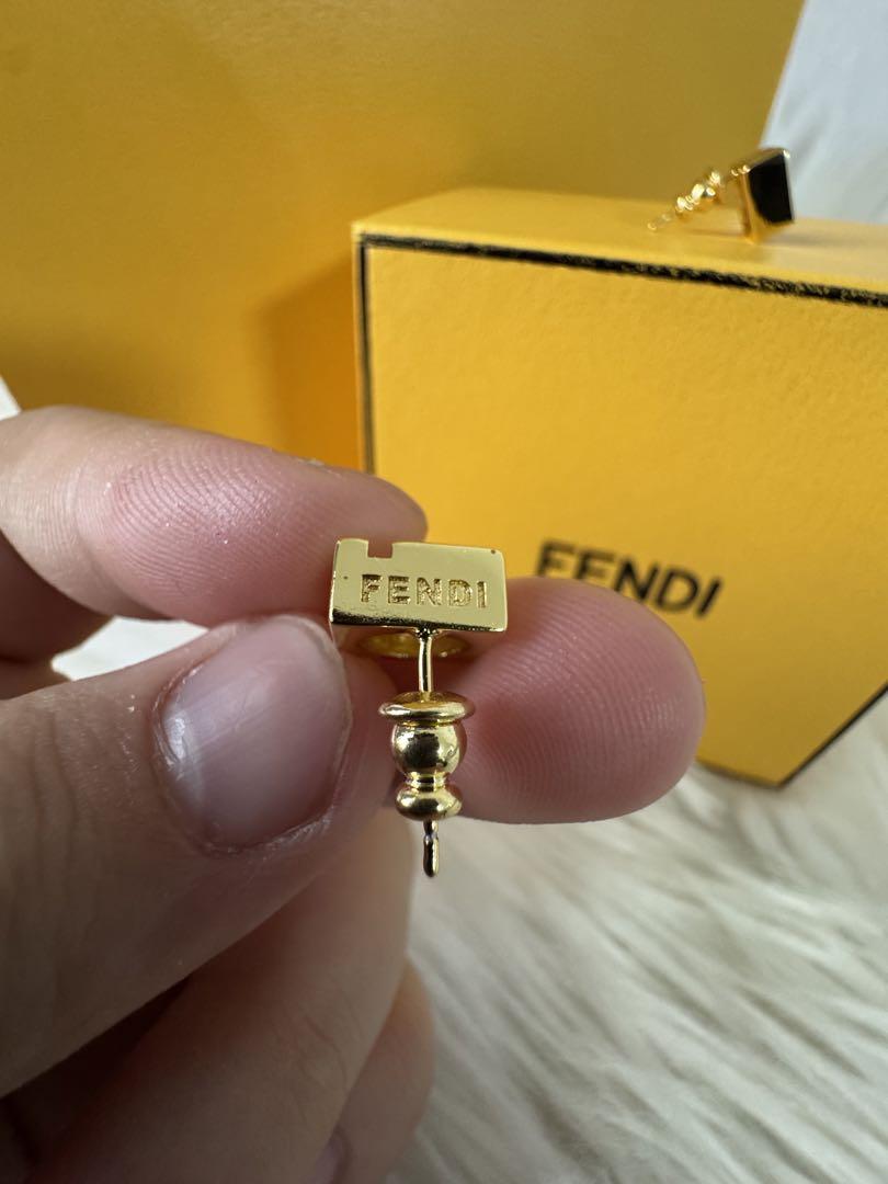 FENDI ゴールド スクエア型ピアス