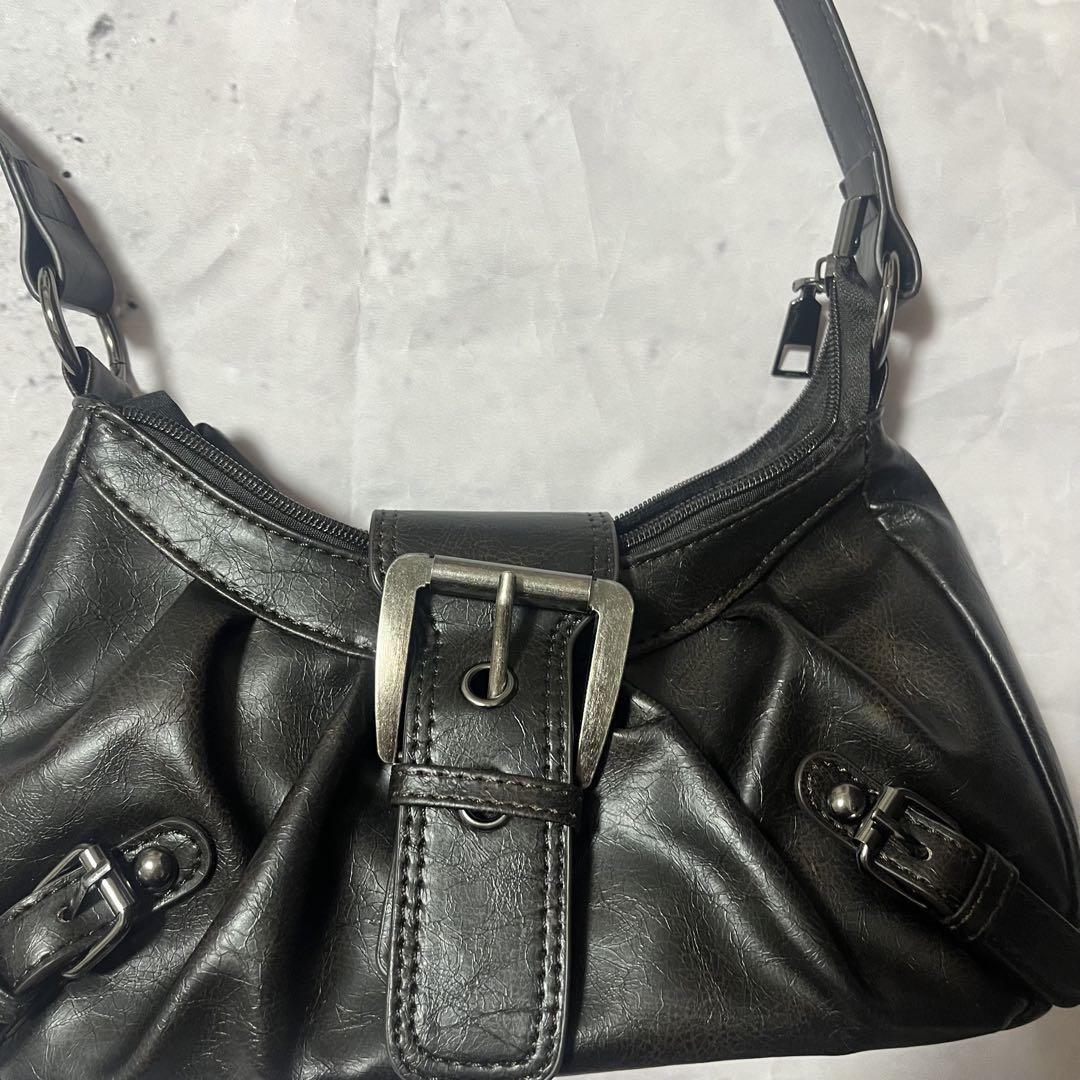ショルダーバッグ バッグ Y2K レトロ バックルデザインBAG/500mlペットボトル収納可能 レディース Free Free STYLISTS ブラック