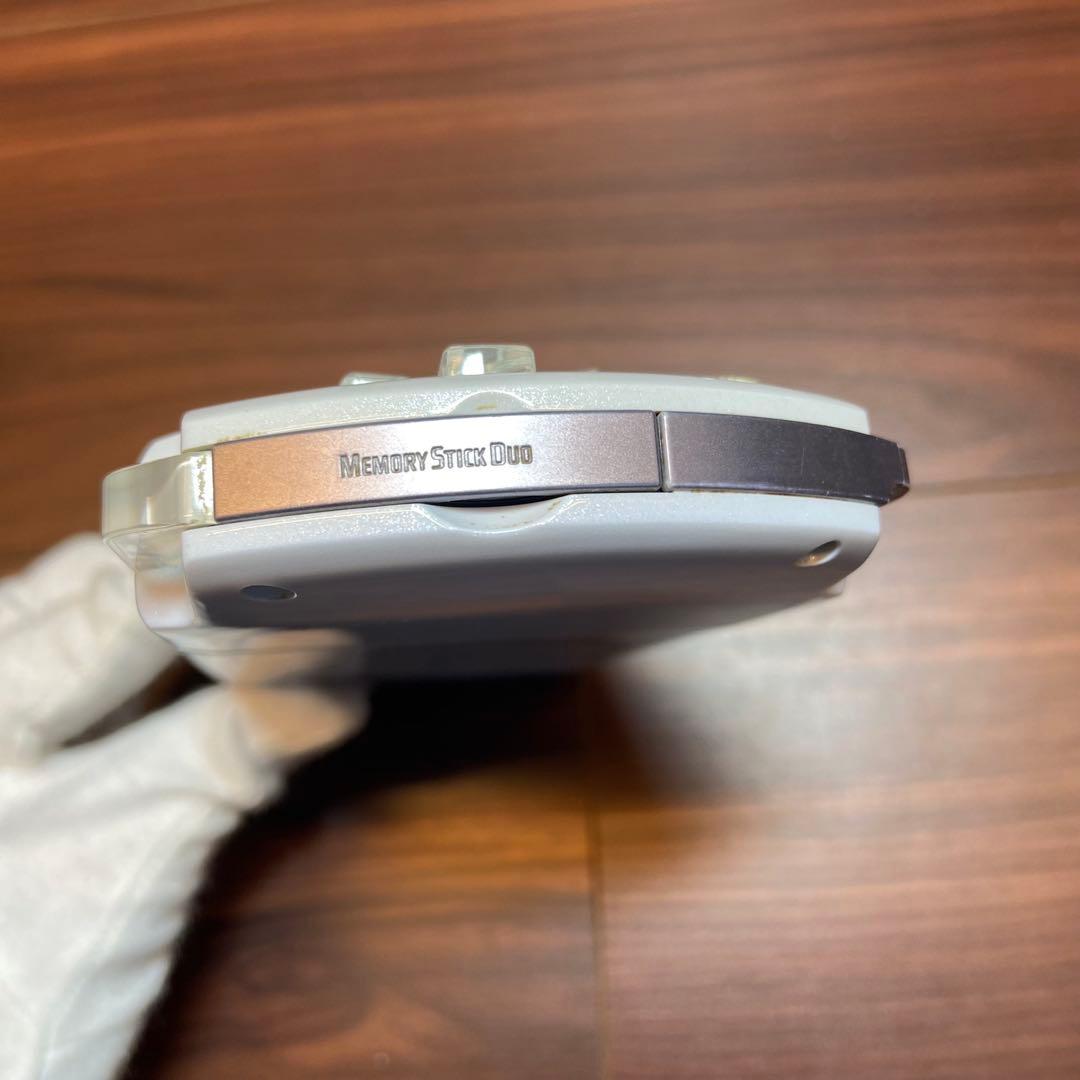 PSP 3000 本体 パールホワイト ほぼ新品 3703