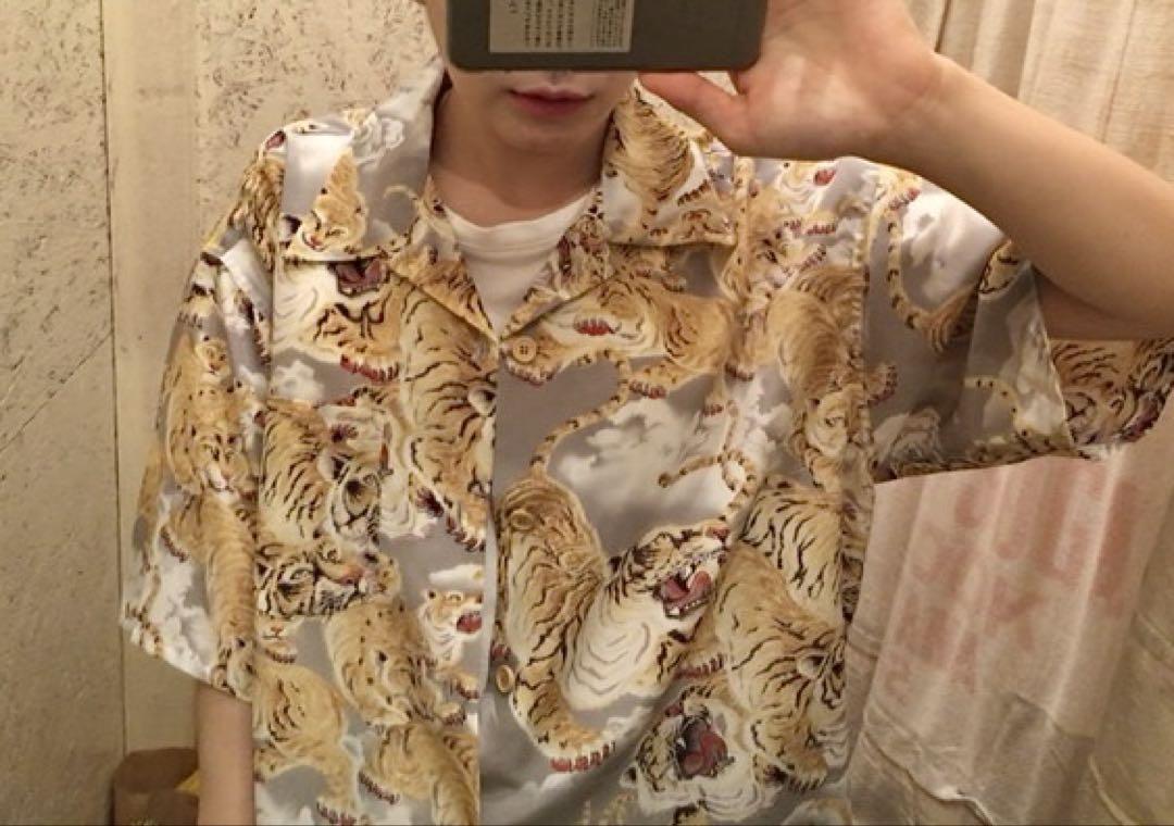 虎総柄シャツ