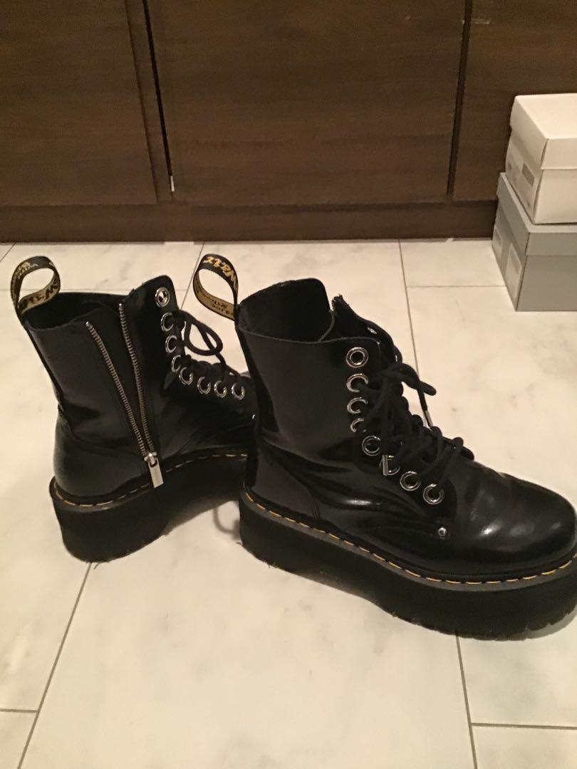 靴 Dr Martens