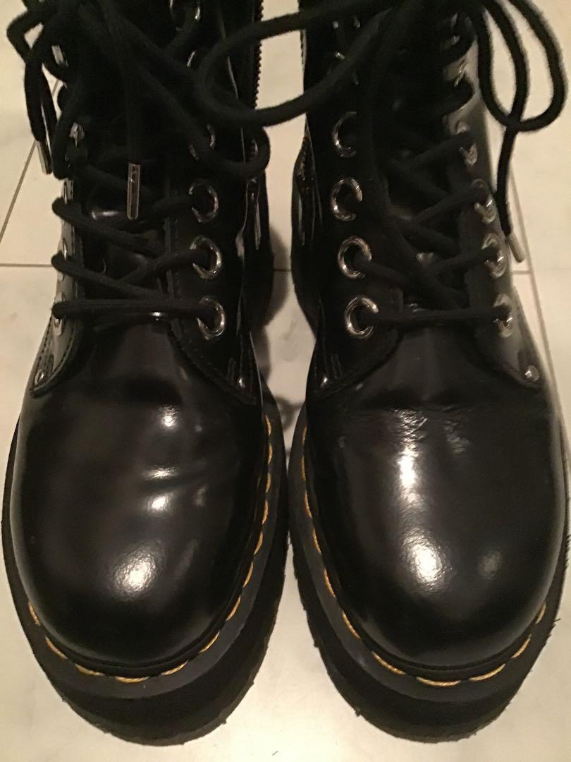 靴 Dr Martens