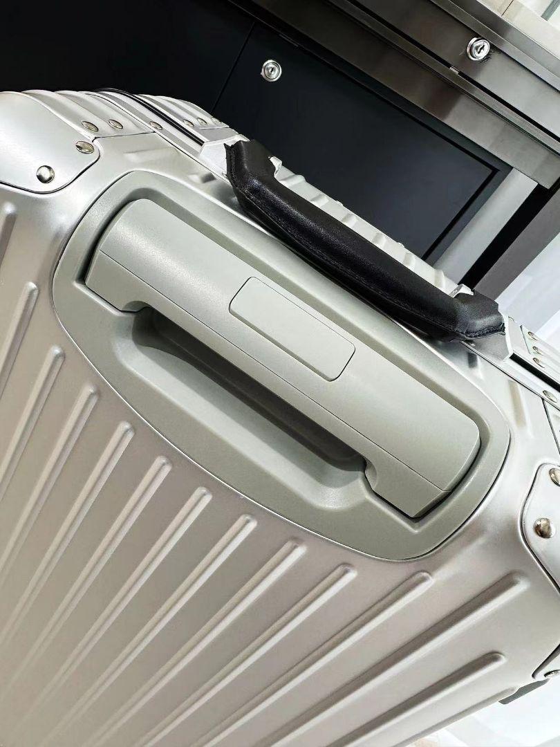 美品 リモワ スーツケース 36L 4輪 機内持ち込み