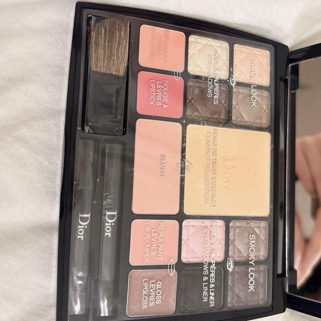 Dior COUTURE PALETTE EDITION VOYAGE 未使用 Dior COUTURE PALETTE EDITION VOYAGE 13 - メルカリ