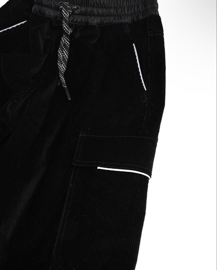 MONCLER ブラック カーゴパンツ