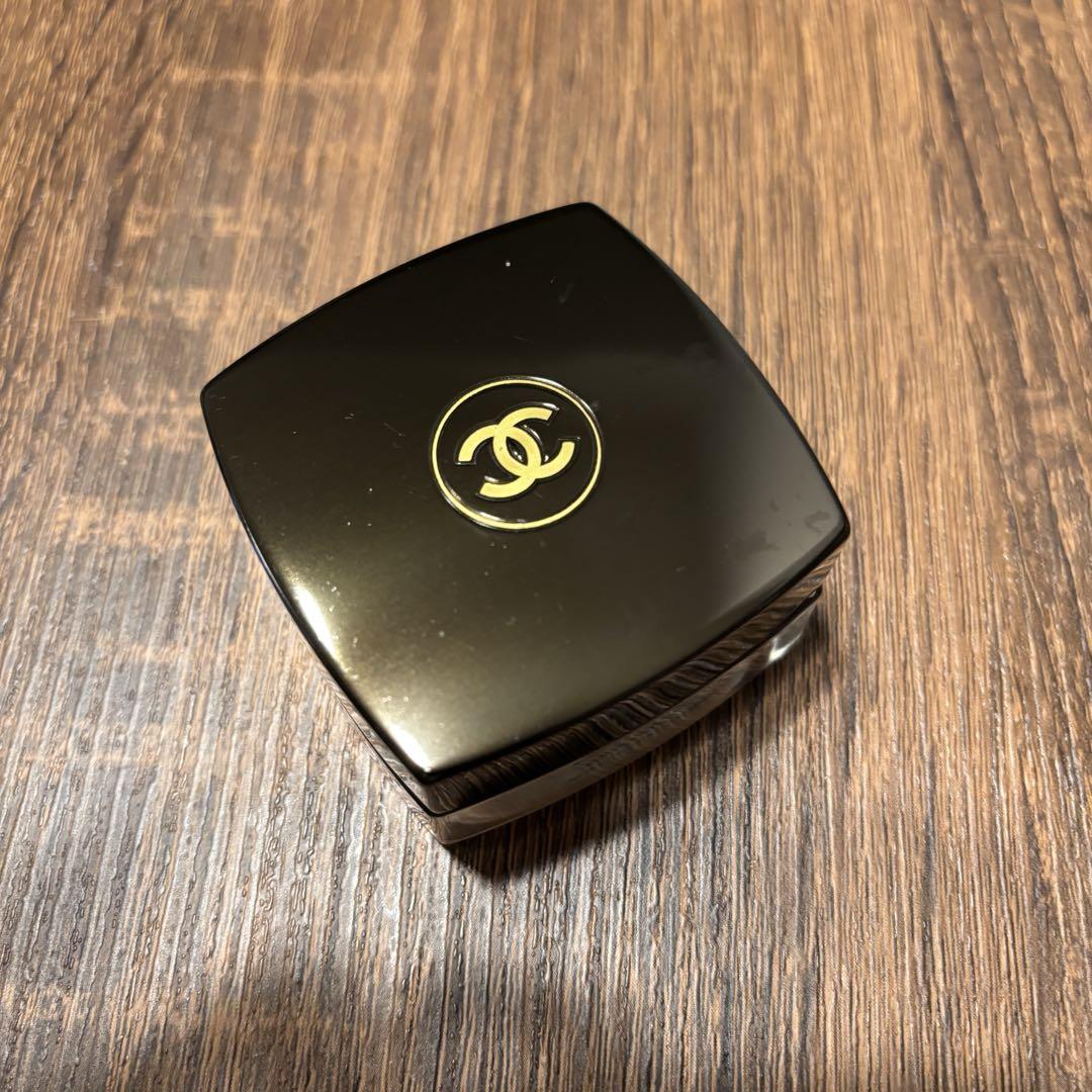 CHANEL サブリマージュ ル コレクトゥール ユー コンシーラー 02 