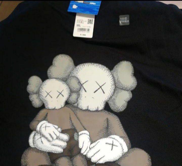 カウズ アートブック トートバックUNIQLO ユニクロ KAWS Tシャツ