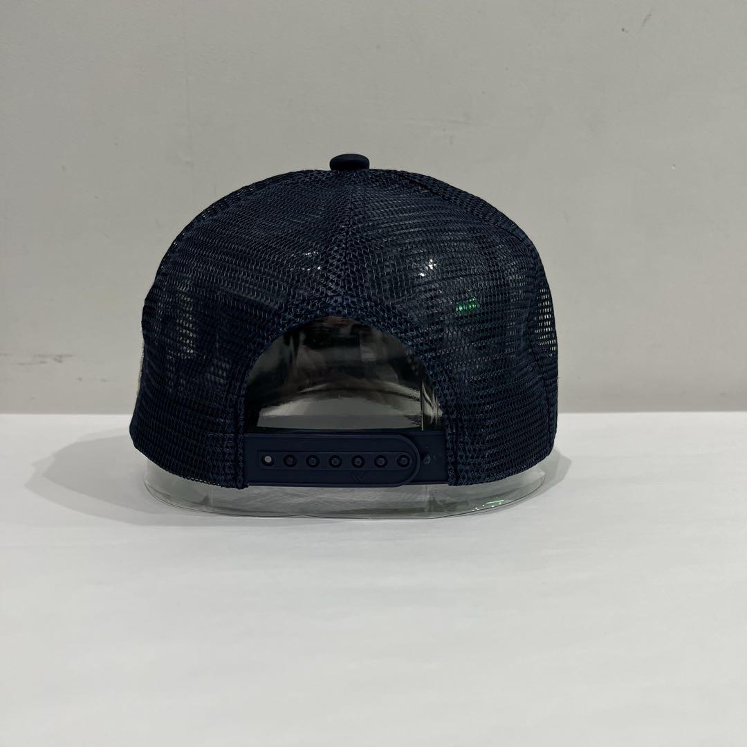 LAROPA LA TO LIVE AND FLY トラッカーキャップNAVY