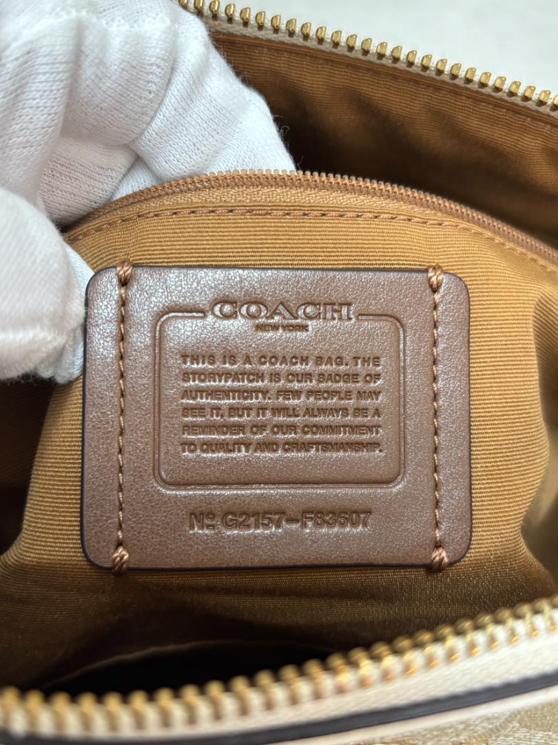 COACH　バッグ　シグネチャー　コーチ　ショルダーバッグ　2WAY　ベージュ