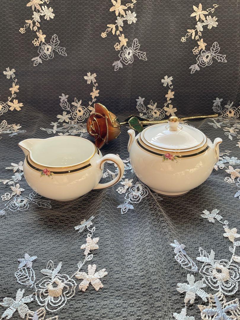 ウェッジウッドクリオシュガーポット&クリーマー