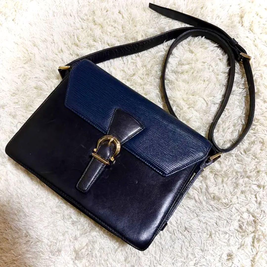 美品✨ ヴァレンティノガラヴァーニ レザー ショルダーバッグ ネイビーブラック