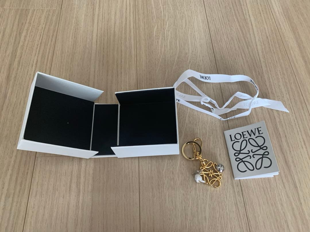 ロエベ　LOEWE キーリング　スナフジタ　うさぎと月　アナグラム　新品未使用