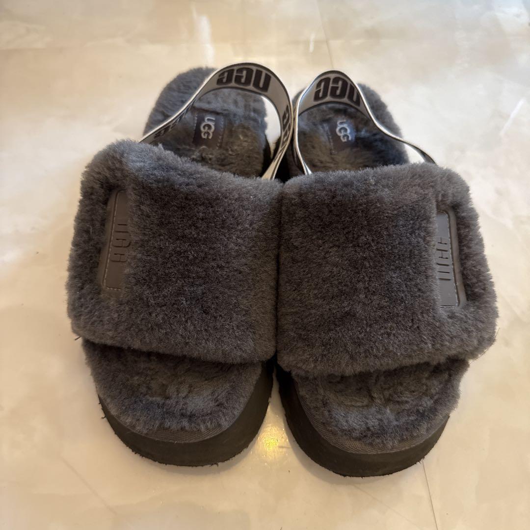 アグUGGスワロフスキー付きブーツ美品レアキラキラもこもこ箱付