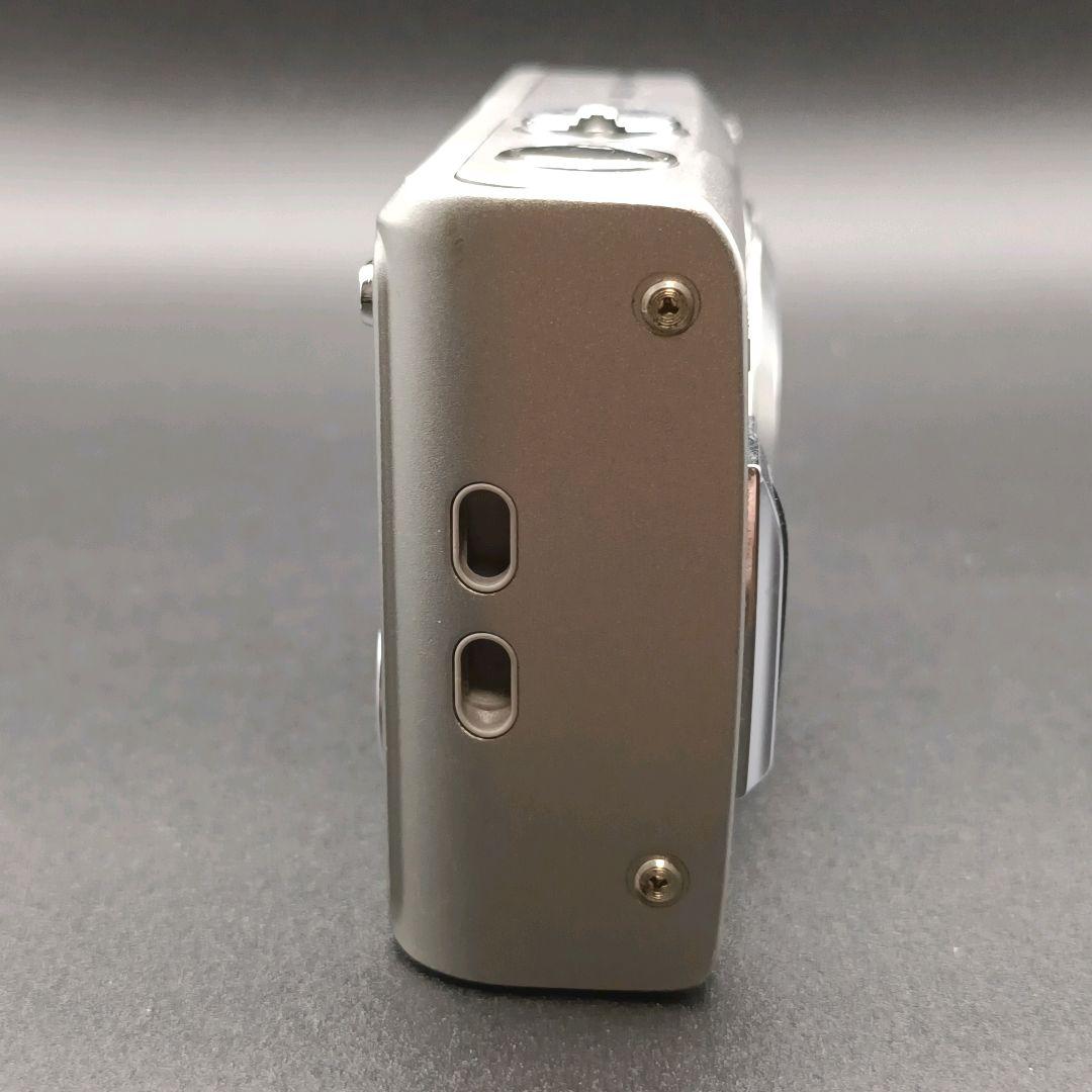 【名機】Fujifilm FinePix F31fd シルバー オールドコンデジ 【名機】Fujifilm FinePix F31fd シルバー オールドコンデジ