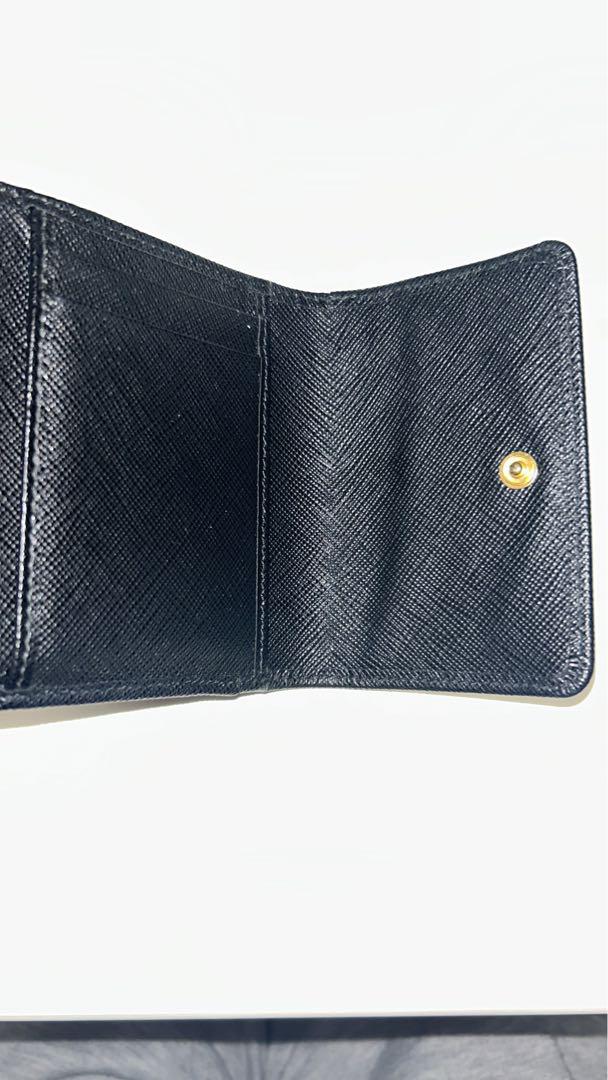 PRADA 三つ折り財布 ブラック
