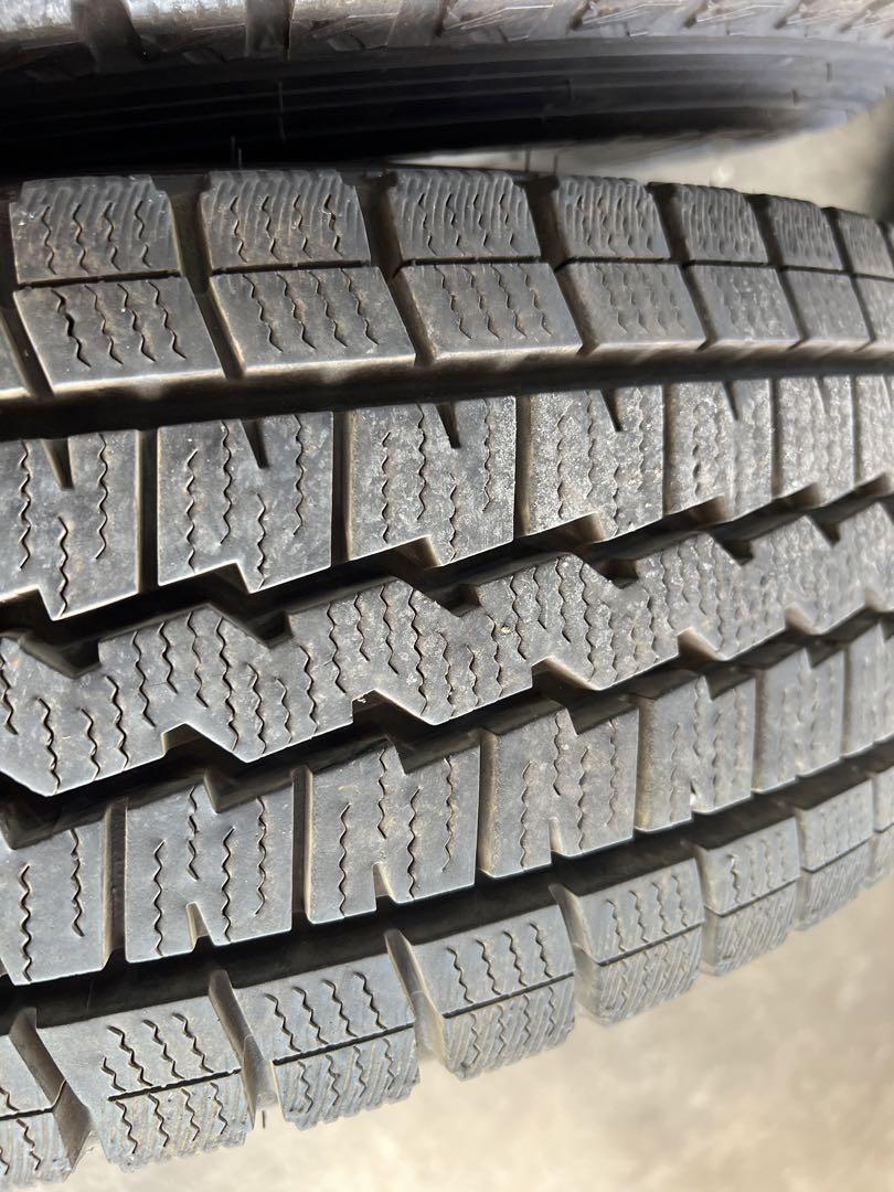 ハイエーススタッドレスタイヤ 195/80R15 4本セットほぼ新品溝