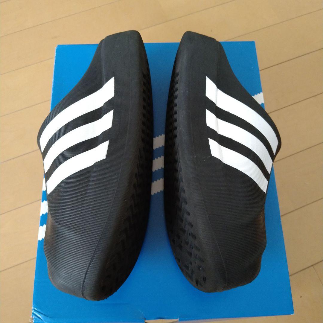 靴 adiFOM SST MULE
