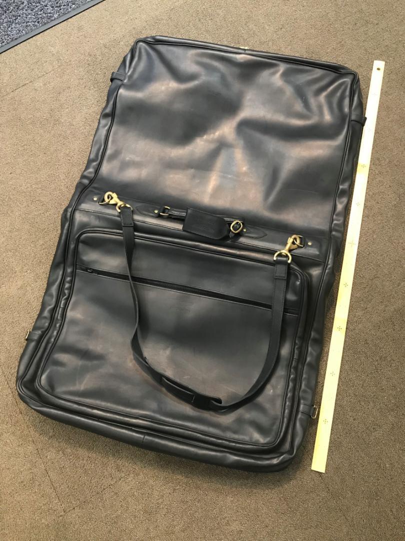 貴重 ASTON MARTIN アストンマーチン 本革 ガーメントバッグ 中古品