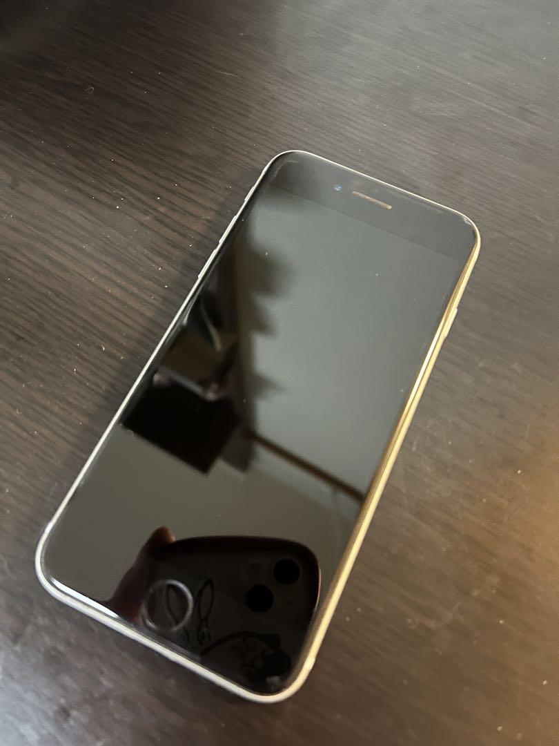 Apple iPhone SE 第二世代(SE2) ホワイト 本体 Amazon | 【整備済み品】 Apple iPhone SE（第2世代） 256GB